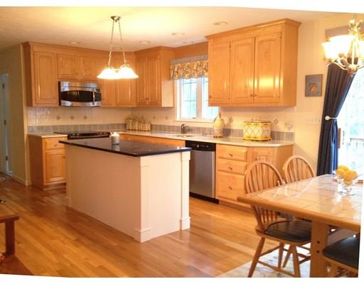 24 Walden Dr, Walpole, MA 02081 photo 4