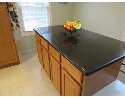 3 Maxine Cir, Easthampton, MA 01027 photo 9