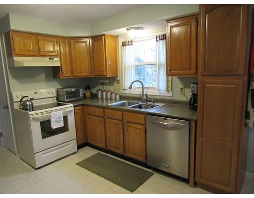 3 Maxine Cir, Easthampton, MA 01027 photo 8