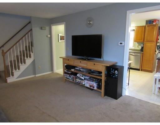 3 Maxine Cir, Easthampton, MA 01027 photo 4