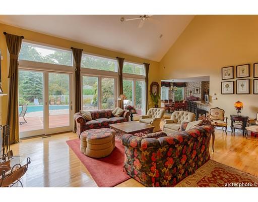 4 Teal Cir, Mashpee, MA 02649 photo 8