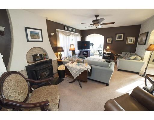 40 Harkness Ave, Springfield, MA 01118 photo 5
