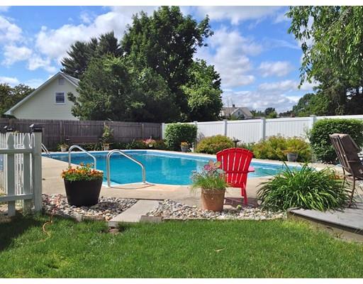 82 E Silver St, Westfield, MA 01085 photo 2