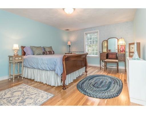 12 Willow St, Dover, MA 02030 photo 9
