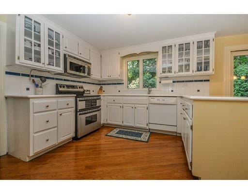 12 Willow St, Dover, MA 02030 photo 5