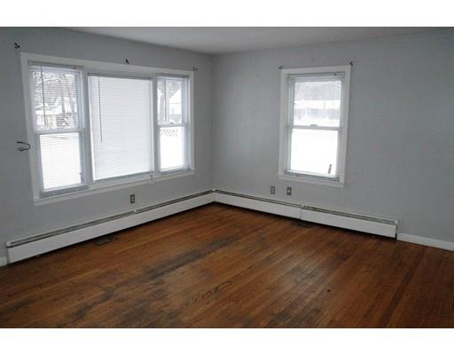 104 Francis St, Springfield, MA 01104 photo 4