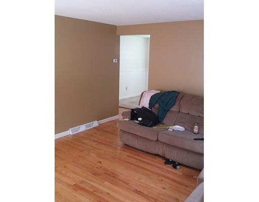 16 Leatherleaf Cir, Springfield, MA 01109 photo 9