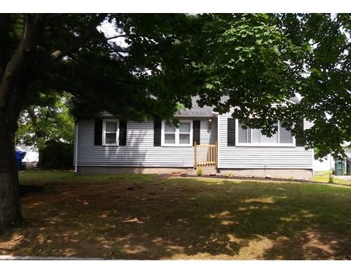 16 Leatherleaf Cir, Springfield, MA 01109 photo 2