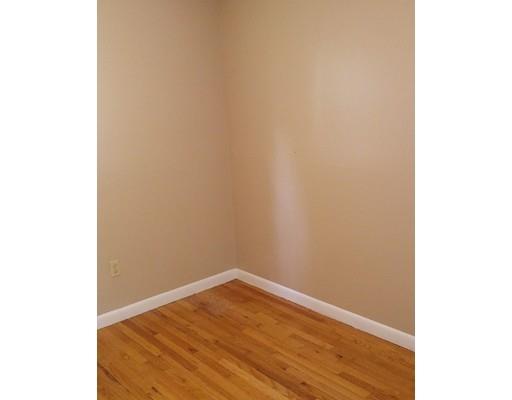 16 Leatherleaf Cir, Springfield, MA 01109 photo 7