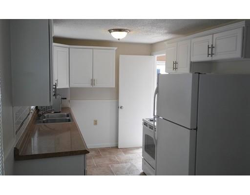 16 Leatherleaf Cir, Springfield, MA 01109 photo 3