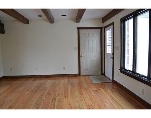 16 Andover Rd, Springfield, MA 01119 photo 4
