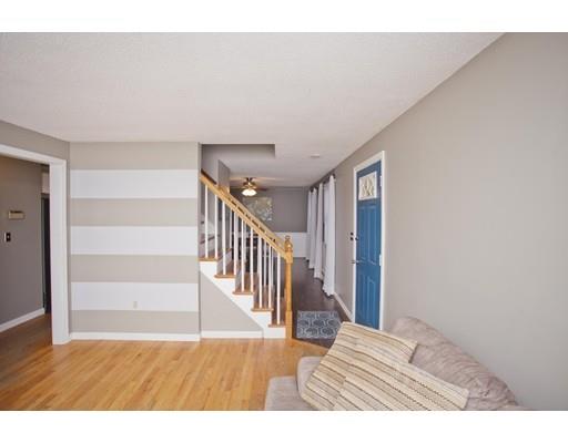 48 Burdette St, Springfield, MA 01108 photo 3