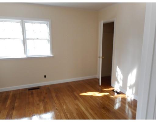2 Meadow Ln, Danvers, MA 01923 photo 4
