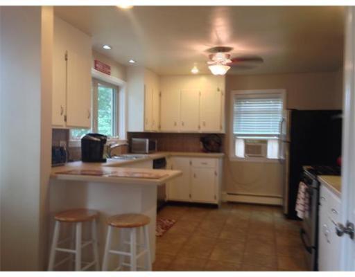 6 Ivy St, Worcester, MA 01604 photo 4