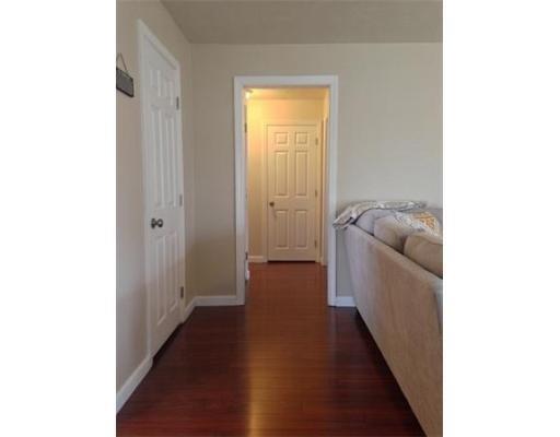 6 Ivy St, Worcester, MA 01604 photo 2