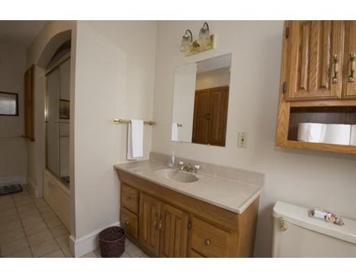 52 South St, Upton, MA 01568 photo 21