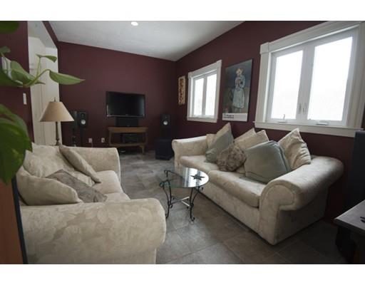 52 South St, Upton, MA 01568 photo 12