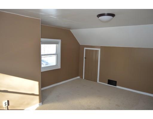 80 Leitch St, Springfield, MA 01109 photo 14