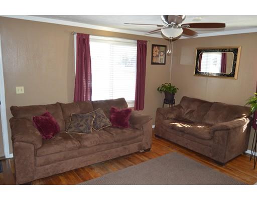 80 Leitch St, Springfield, MA 01109 photo 4