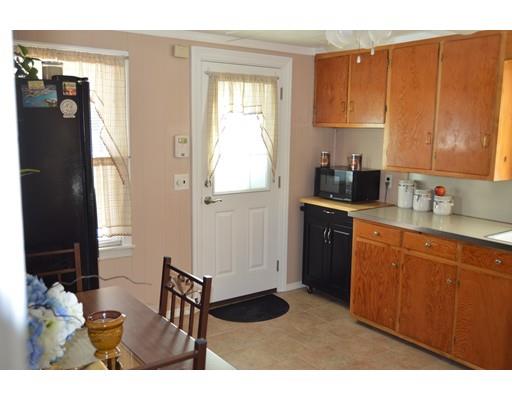 80 Leitch St, Springfield, MA 01109 photo 2