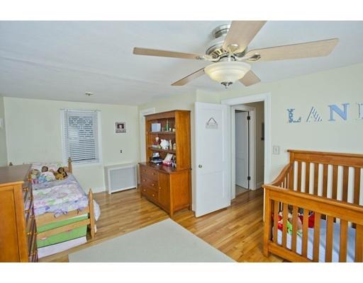 64 Vail St, Springfield, MA 01118 photo 8