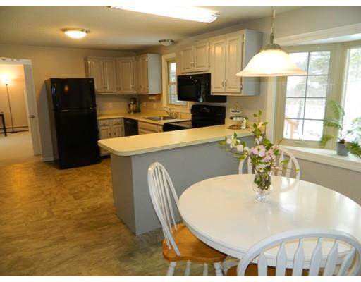 20 Swallow Ln, Dunstable, MA 01827 photo 3
