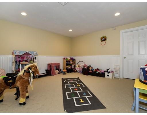 130 Woodledge Rd, Needham, MA 02492 photo 23