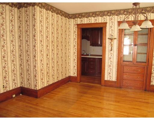 8 Wells St, Worcester, MA 01604 photo 5