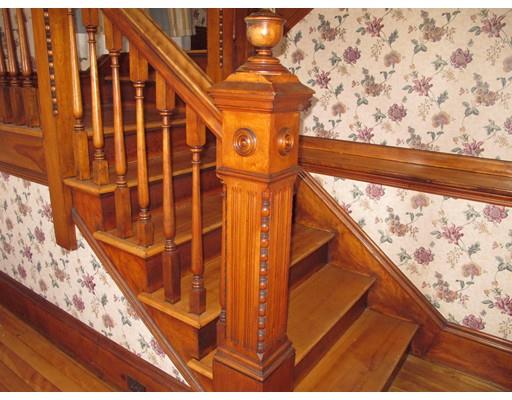 8 Wells St, Worcester, MA 01604 photo 8