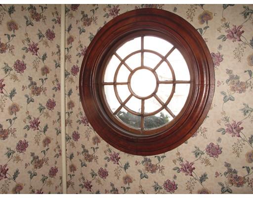 8 Wells St, Worcester, MA 01604 photo 9