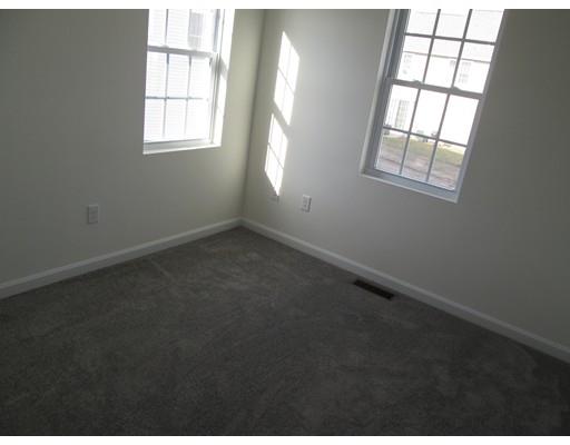 56 Ecklund Dr, Lowell, MA 01852 photo 5