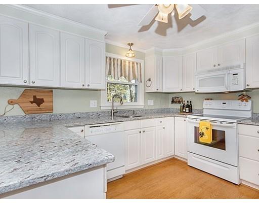 11 Crestview Dr, Millis, MA 02054 photo 3