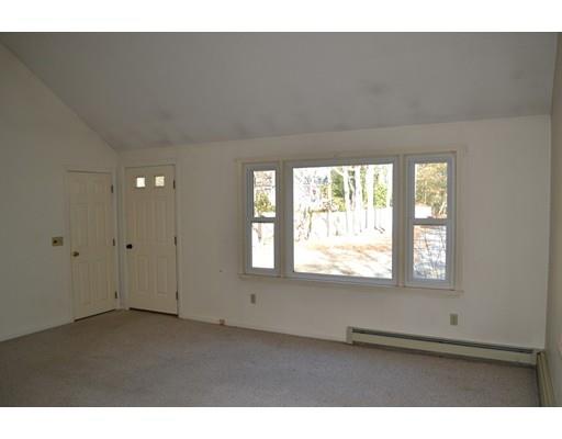 107 Oakview Ter, Hyannis, MA 02601 photo 9