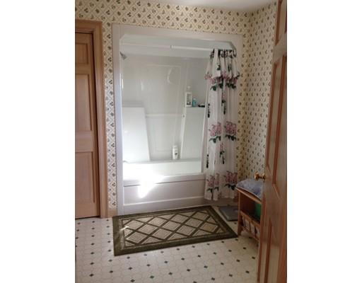 82 E Main St, Gloucester, MA 01930 photo 11