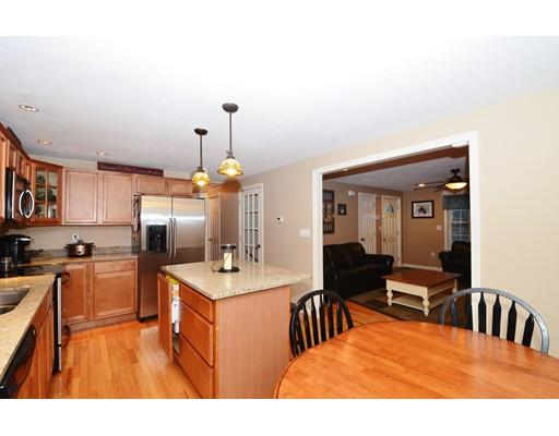 2 Hilma St, Worcester, MA 01606 photo 3