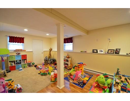 2 Hilma St, Worcester, MA 01606 photo 12