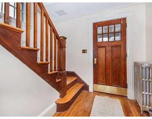 28 Upton St, Quincy, MA 02169 photo 3