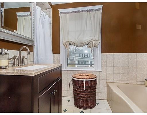 28 Upton St, Quincy, MA 02169 photo 8
