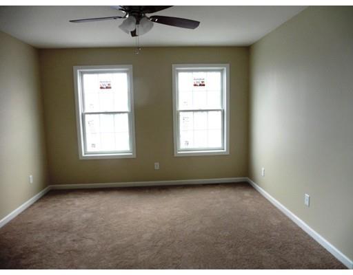 82 Savoy Ave, Springfield, MA 01104 photo 9
