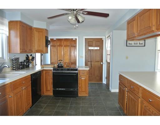 107 Whitmarsh Ave, Worcester, MA 01606 photo 2