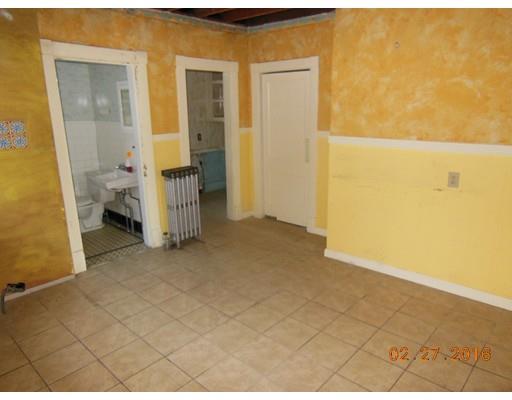 723 White St, Springfield, MA 01108 photo 4