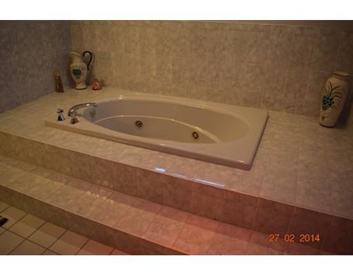 19 Lantern Ln, Worcester, MA 01609 photo 14