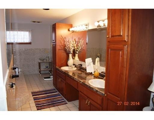19 Lantern Ln, Worcester, MA 01609 photo 13