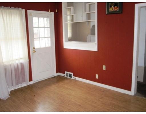 84 Grandview St, Springfield, MA 01118 photo 4