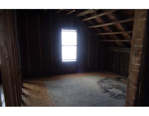 29 Barclay St, Worcester, MA 01604 photo 8