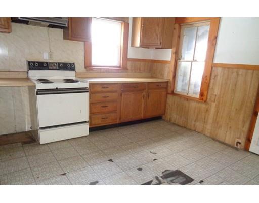 29 Barclay St, Worcester, MA 01604 photo 2