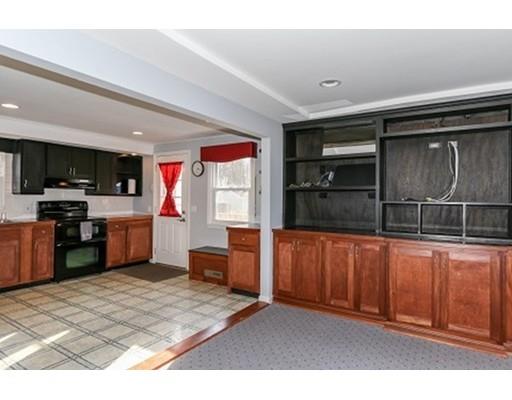 151 Vincent, Springfield, MA 01129 photo 7