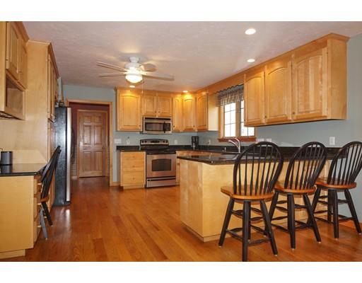 11 Mowry St, Mendon, MA 01756 photo 5