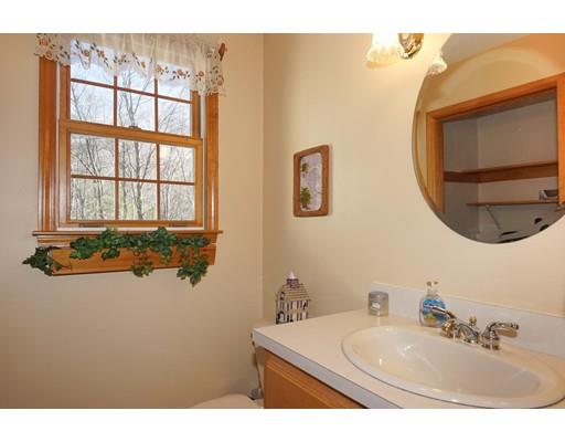11 Mowry St, Mendon, MA 01756 photo 10