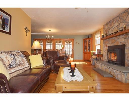 11 Mowry St, Mendon, MA 01756 photo 8